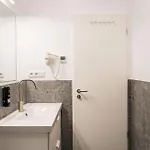 Modern Living In Friedrichshain Berlijn